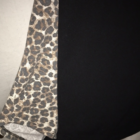 Zenana Women’s Black with Leopard Print Top - 1X - Picture 5 of 8